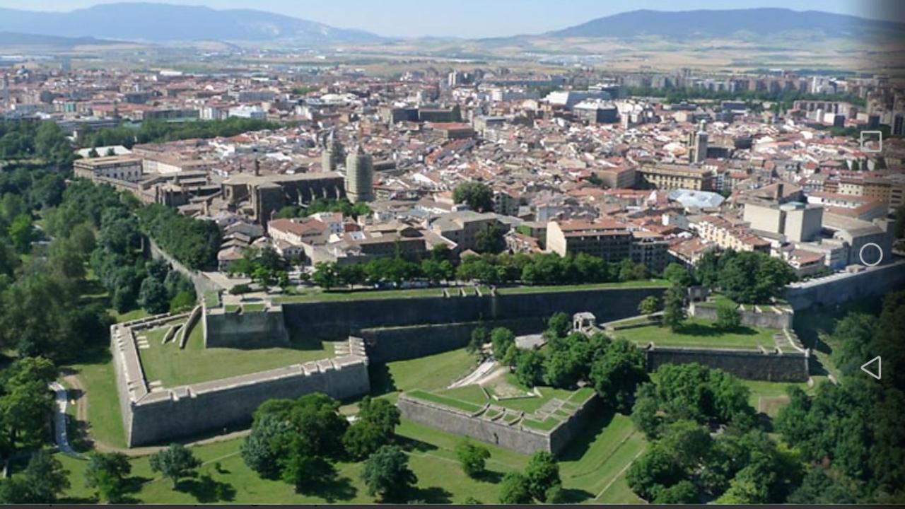 La Terraza De Zahara Lägenhet Pamplona Exteriör bild